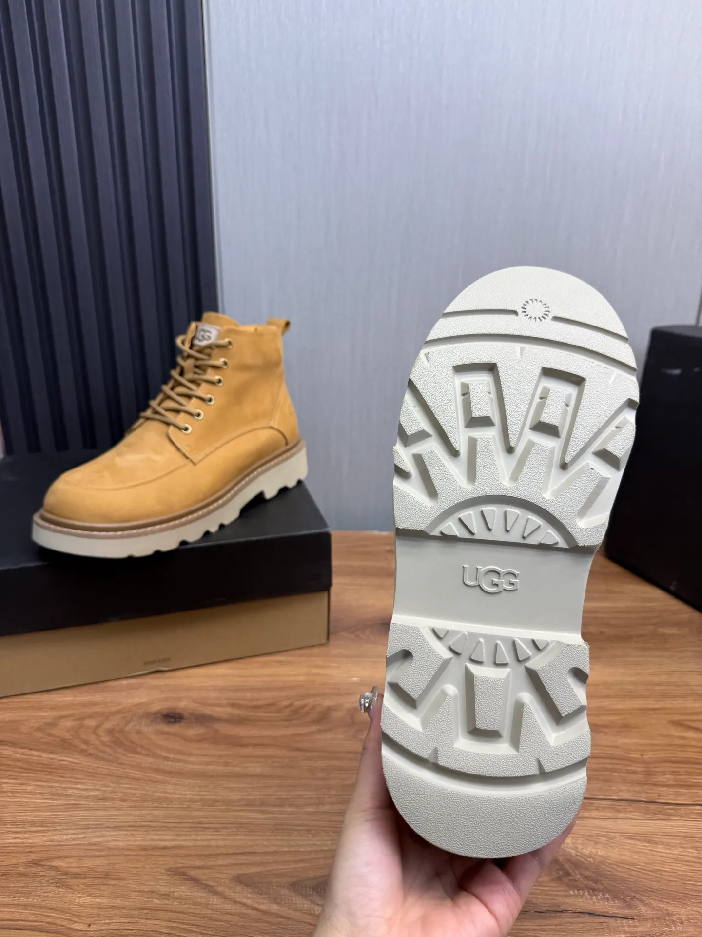 Factory price 640💰 [UGG] Men's hot winter warm boots🐑Simple and fashionable design, cowhide➕comfortable and warm wool lining. Soft and comfortable to wear, good warmth retention, and excellent foot feel. Regular size 38-45